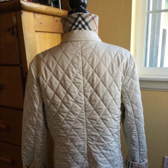 Gorgeous authentic Burberry Jacket! - Picture 7 of 9